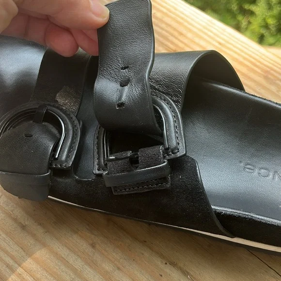 Vince Glyn black slides/sandals - Picture 6 of 6